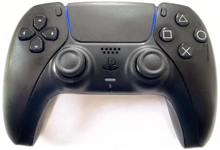 PS5 DualSense controller test – front view